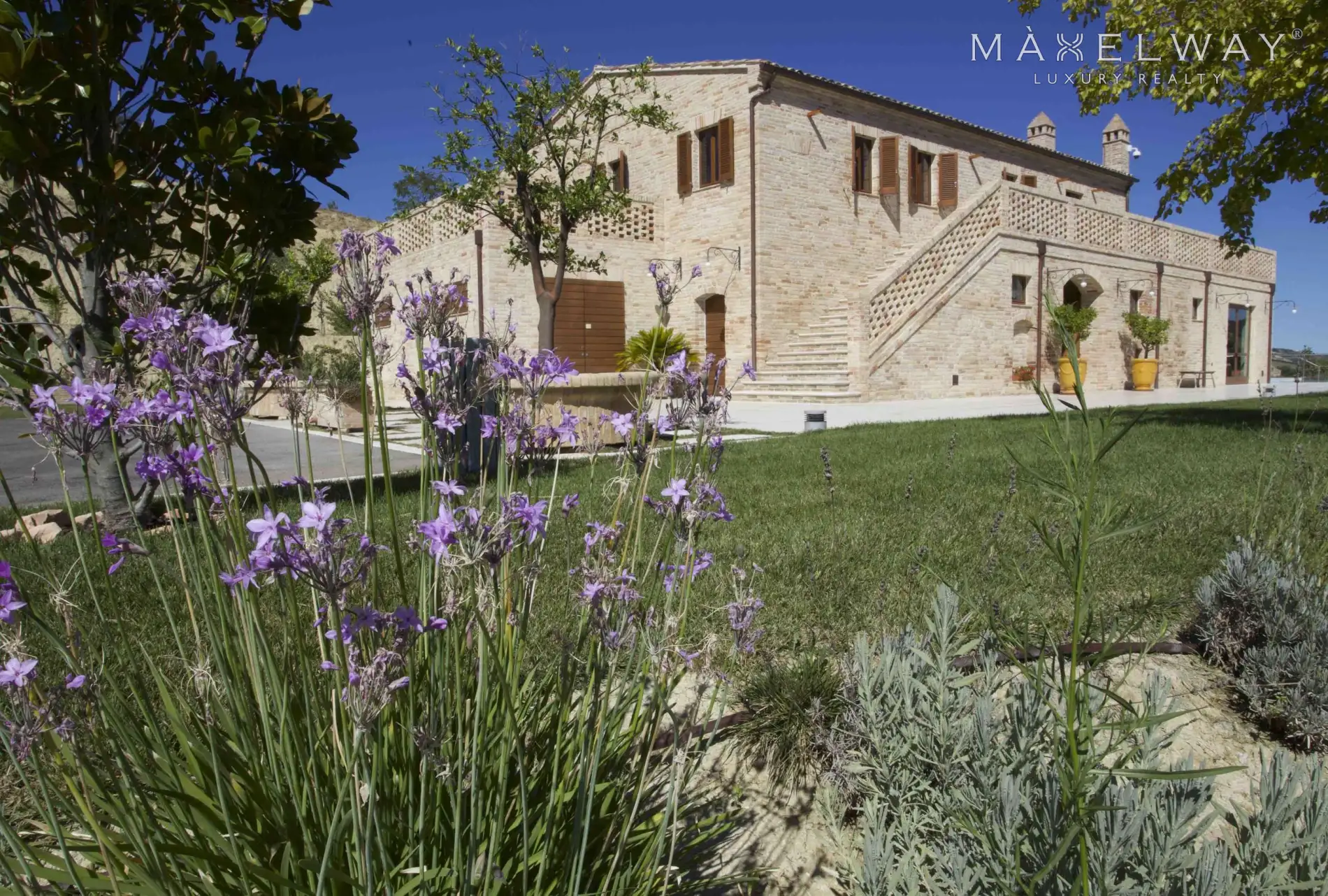 WINERY & VINEYARDS