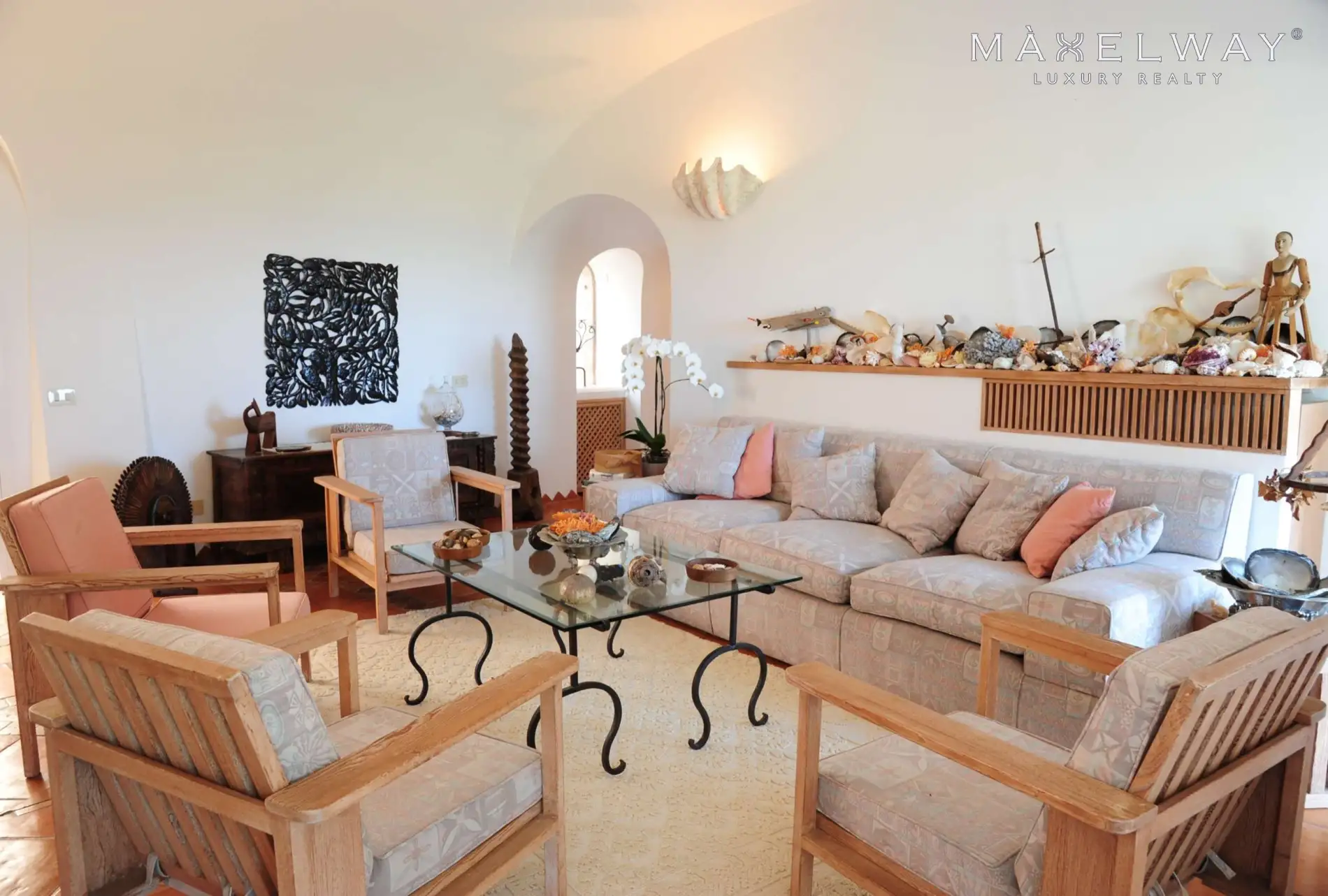 THE ROYAL VILLA