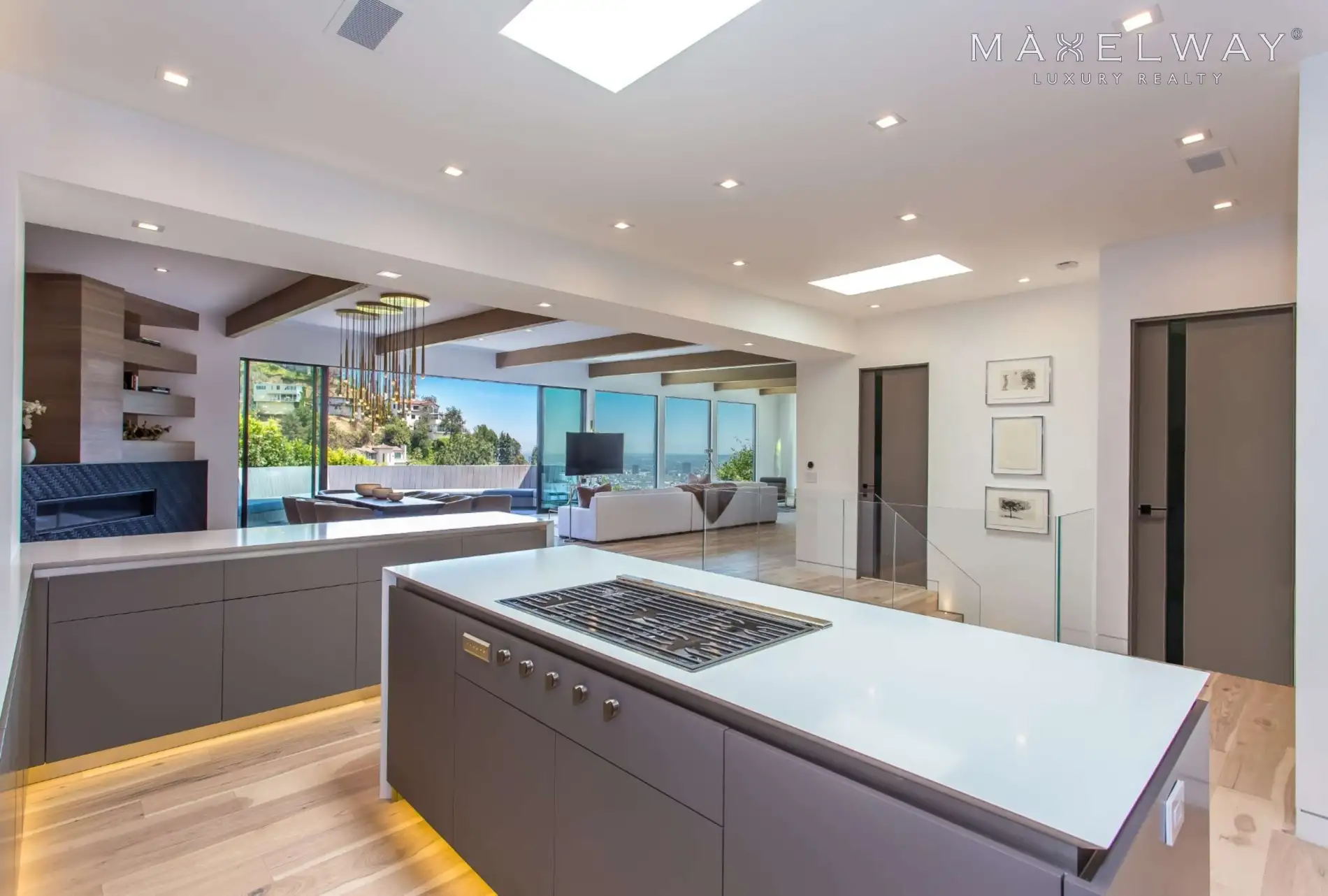 L.A. FAB VILLA