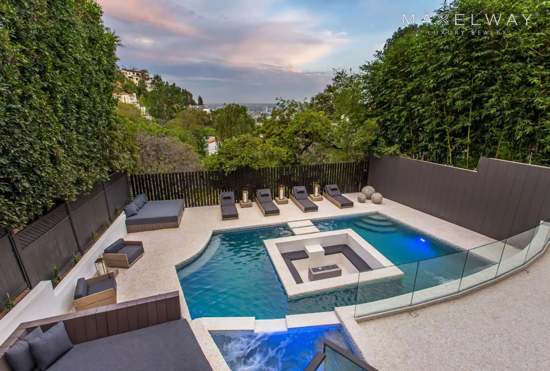 L.A. FAB VILLA