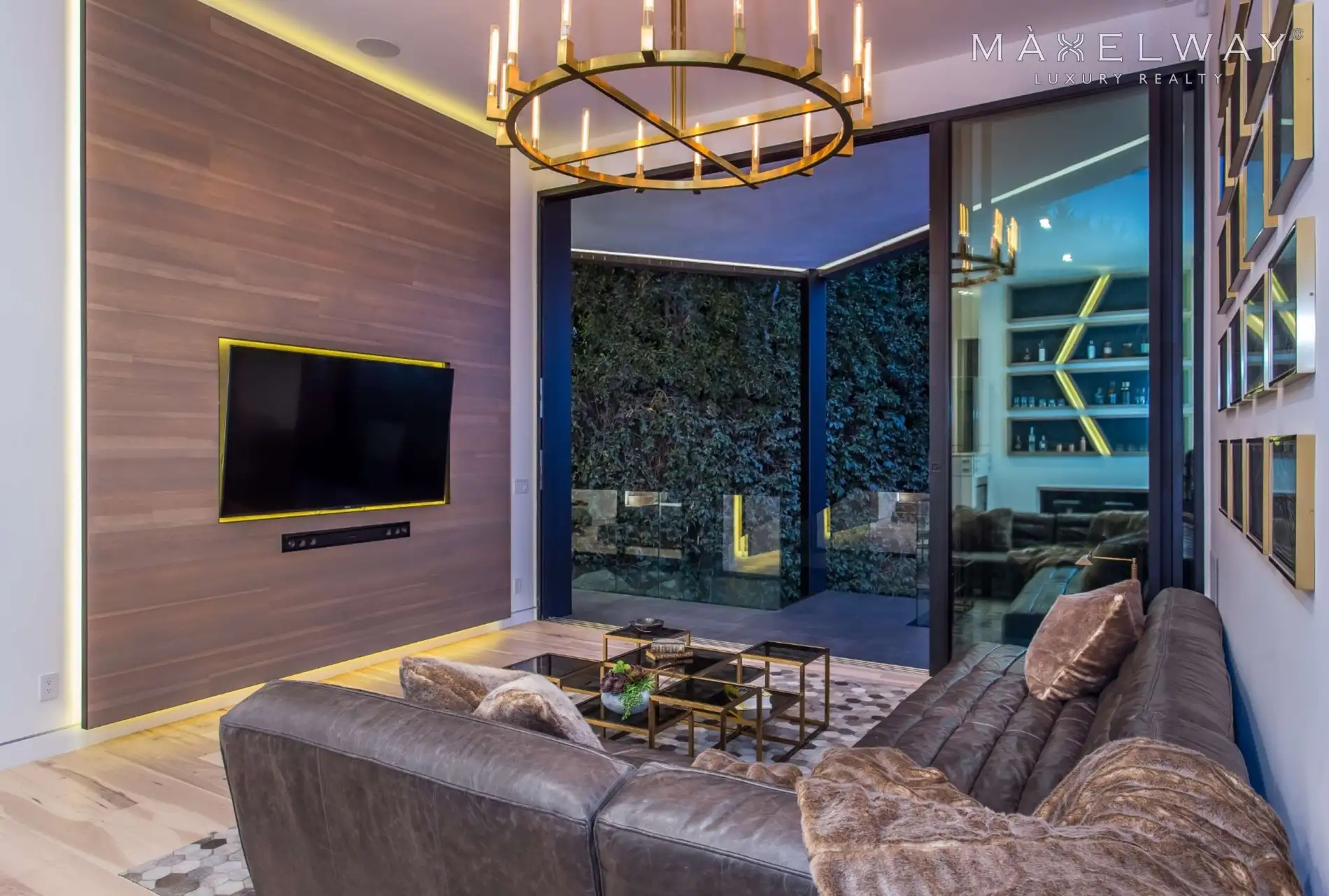 L.A. FAB VILLA