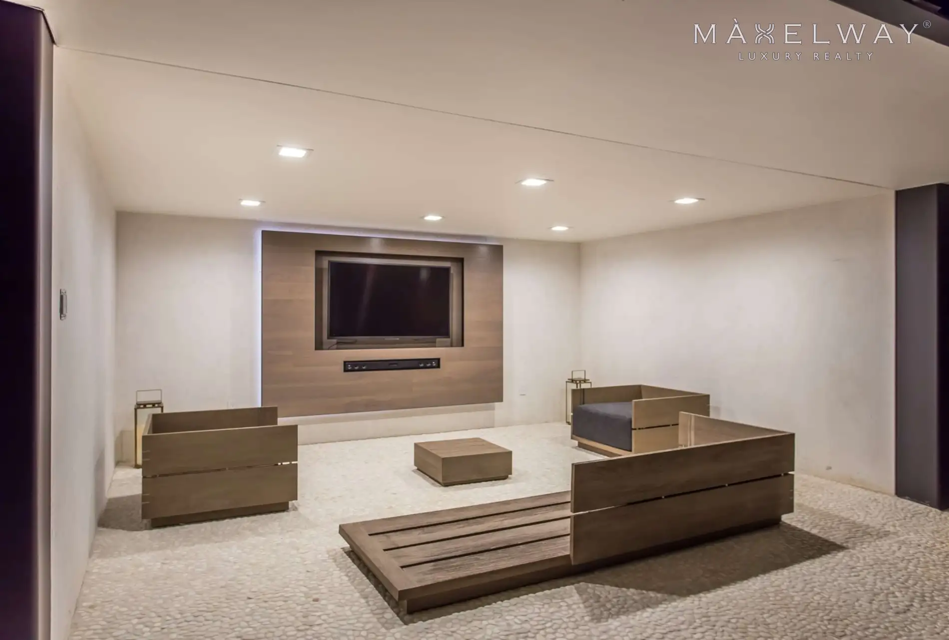 L.A. FAB VILLA
