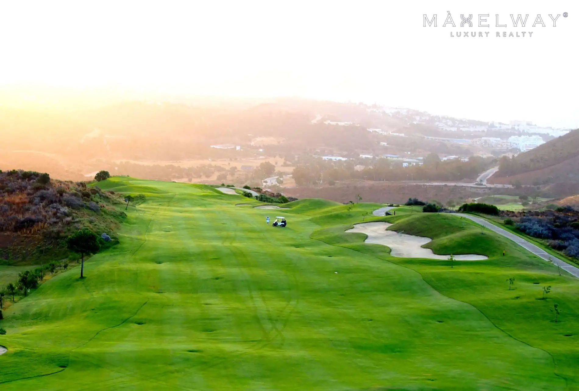 LUXURY GOLF HOUSE