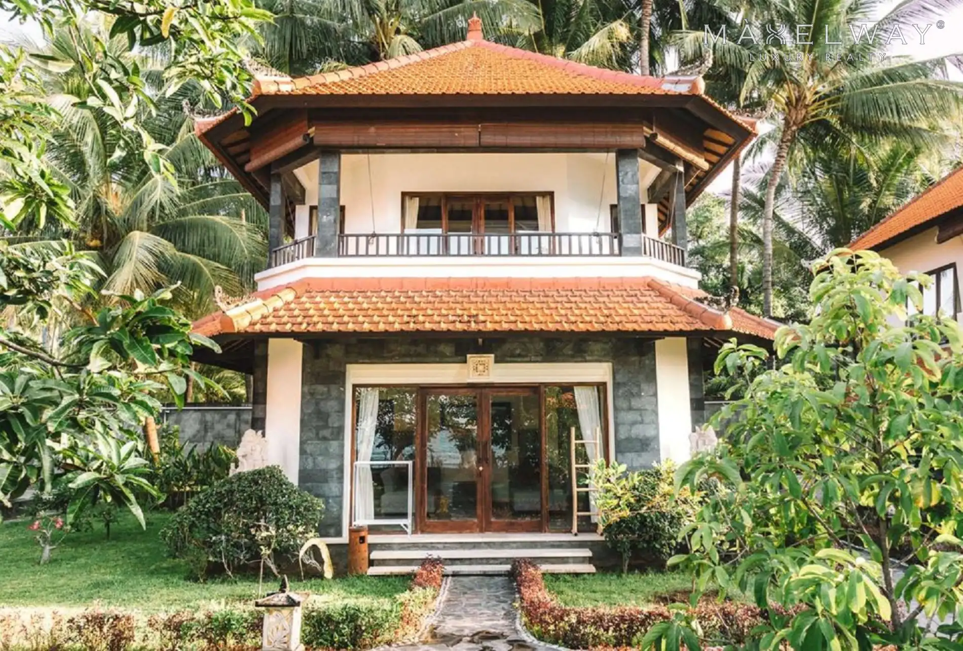 BEACHFRONT RESORT