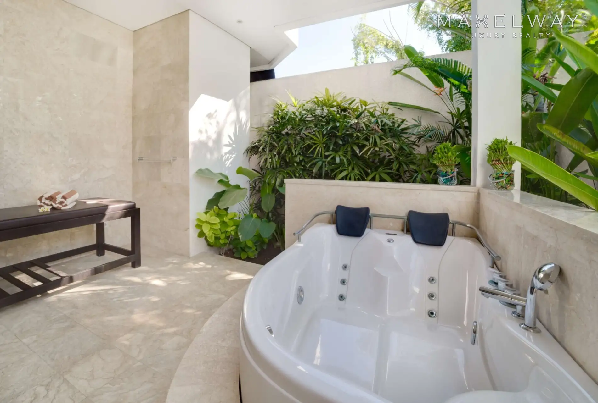 LUXURY VILLAS IN BALI
