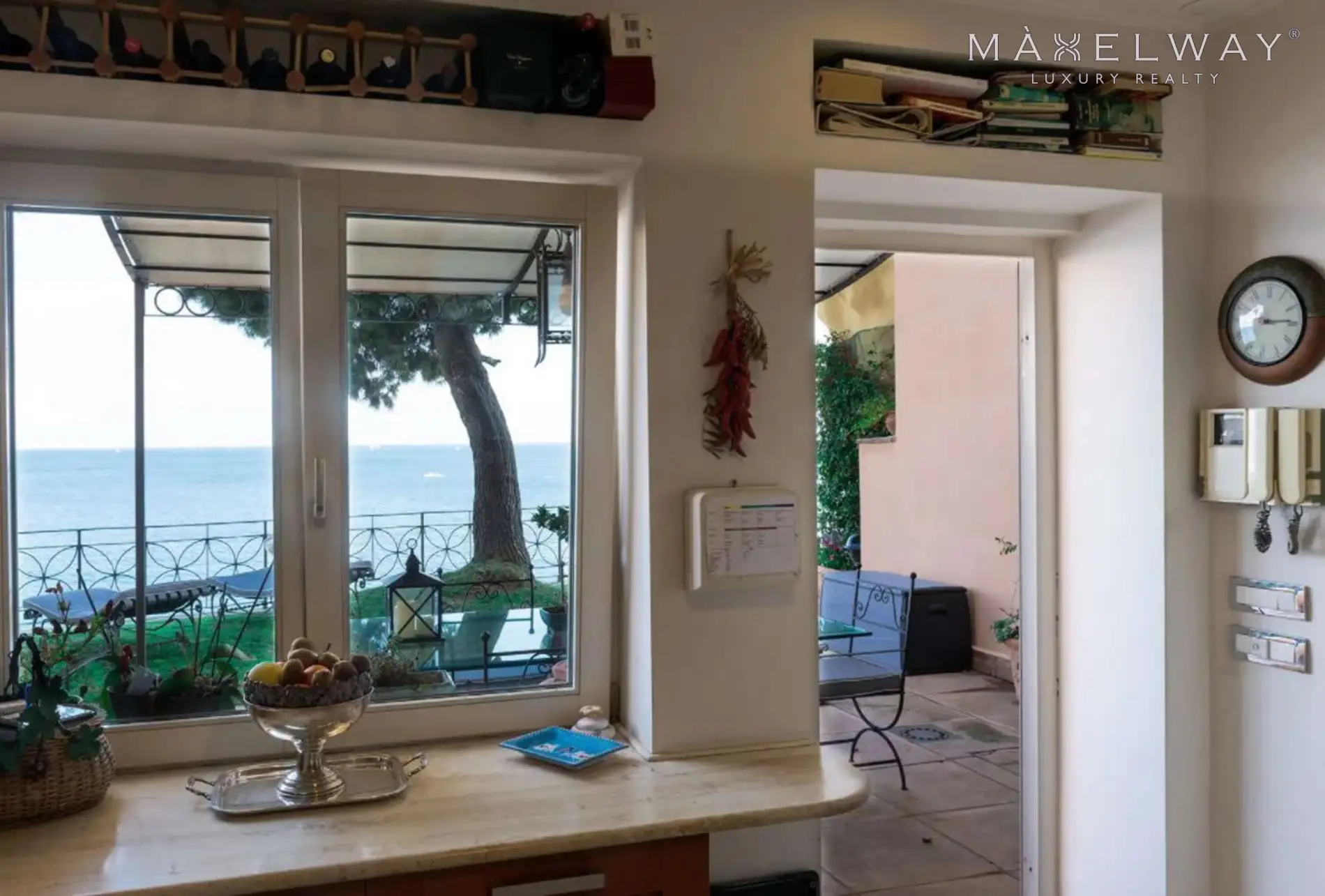 LUXURY VILLA IN POSILLIPO