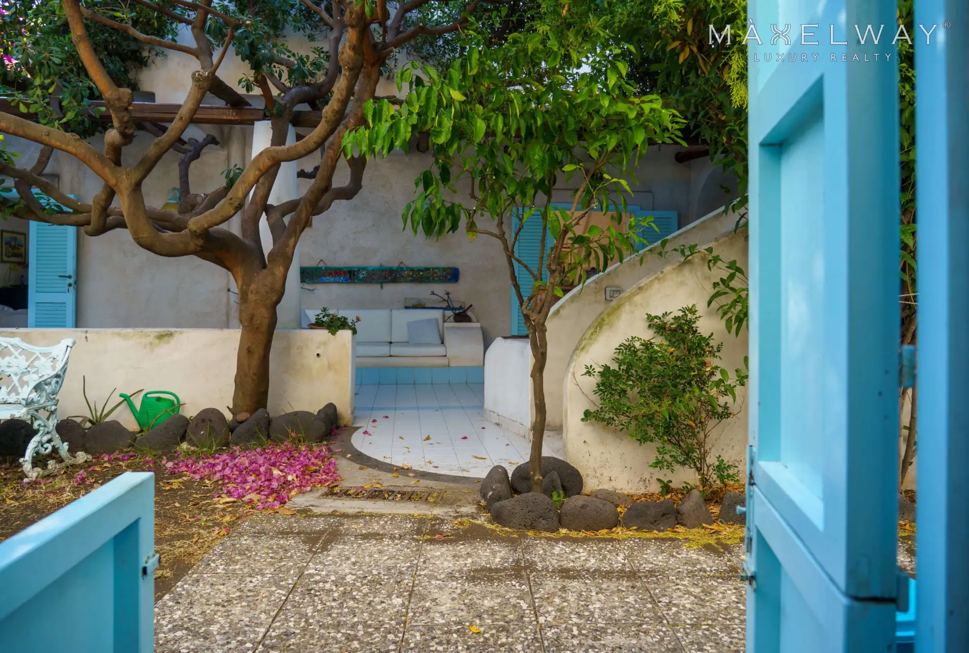 VILLA IN STROMBOLI