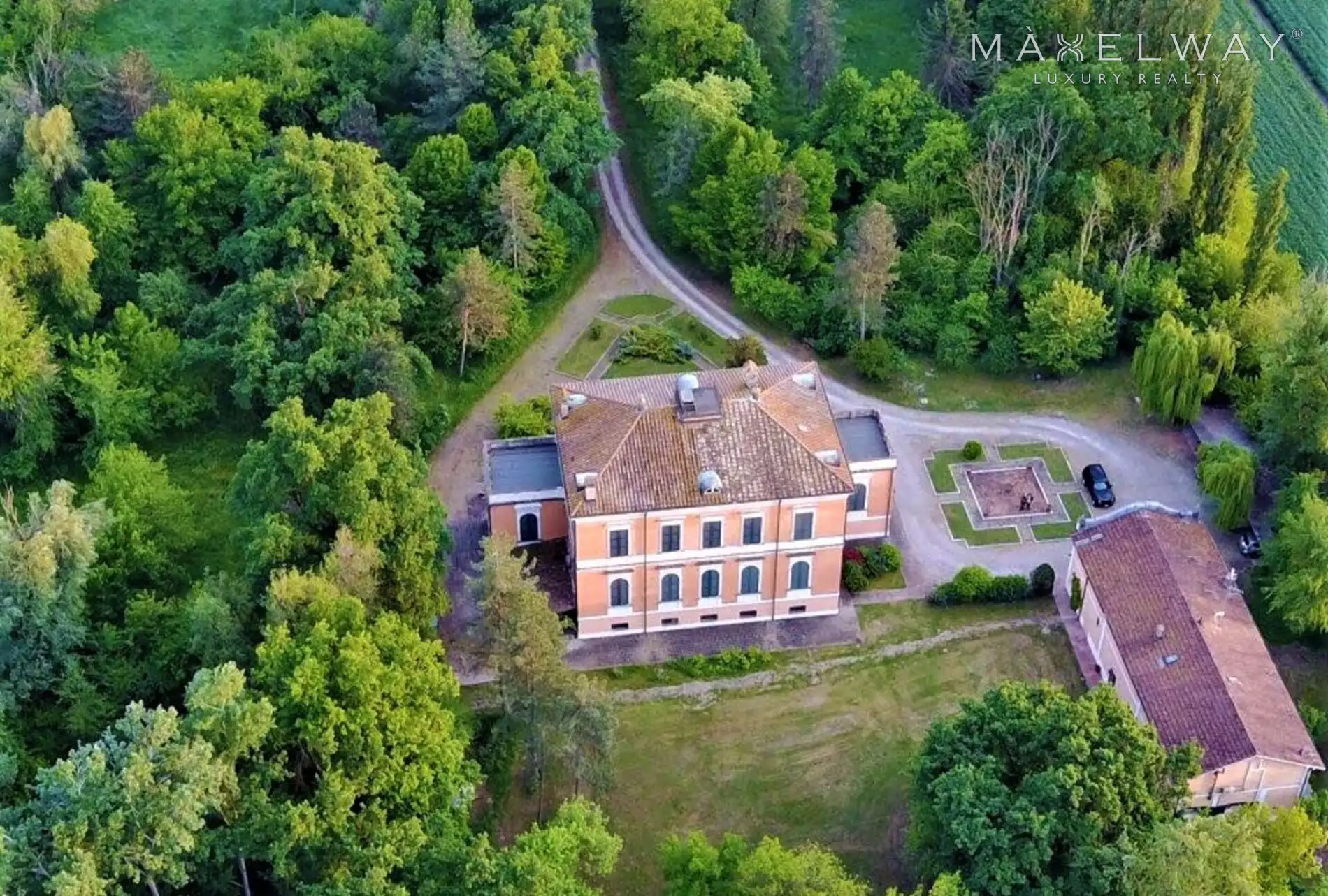STATELY VILLA