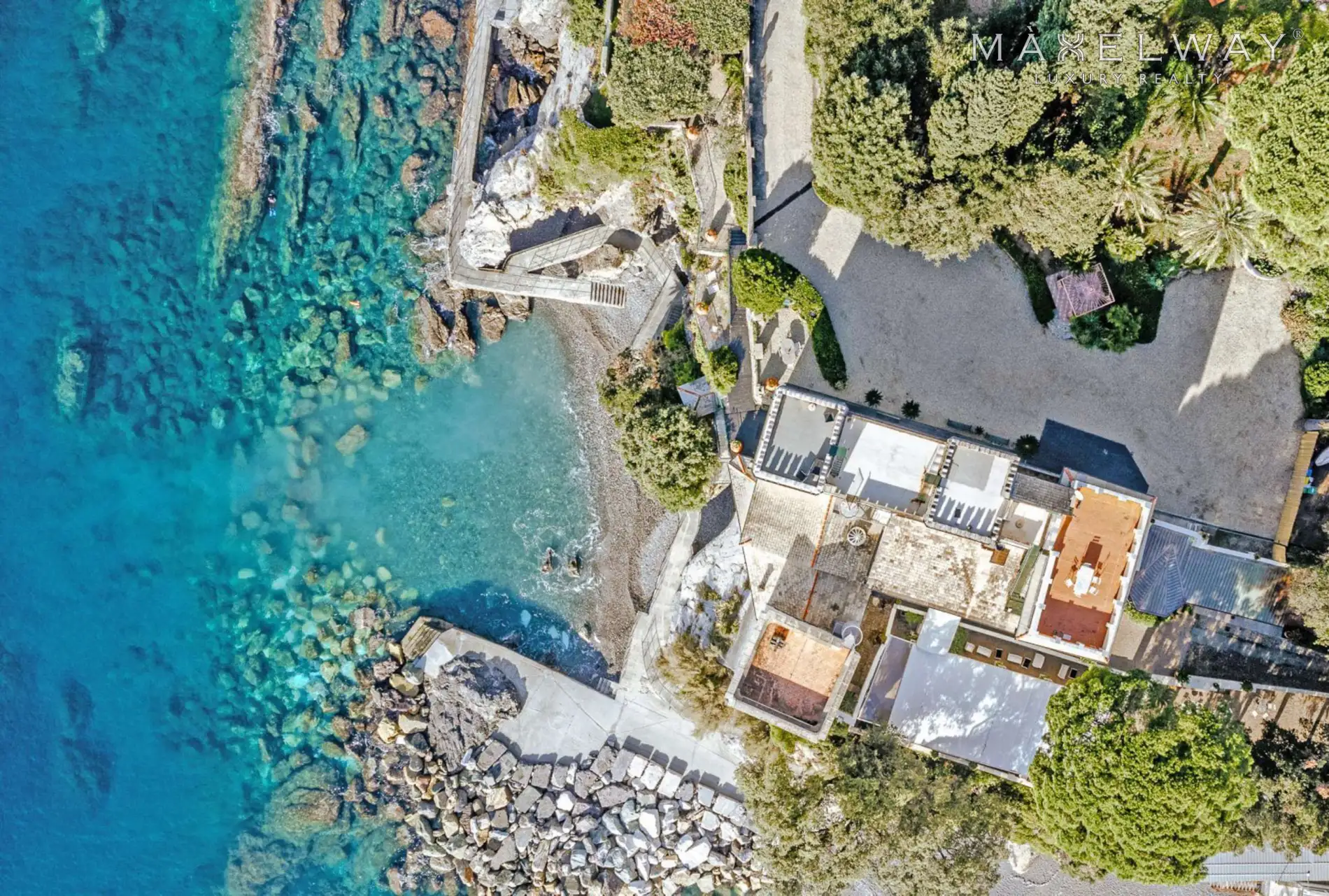 SEAFRONT CASTLE