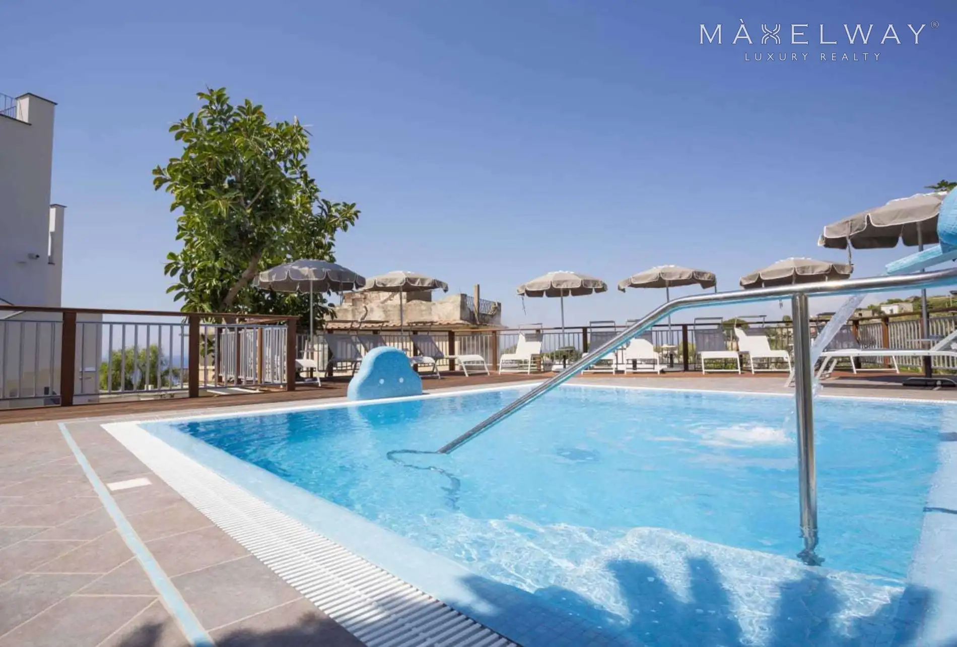 PROPERTY IN ISCHIA