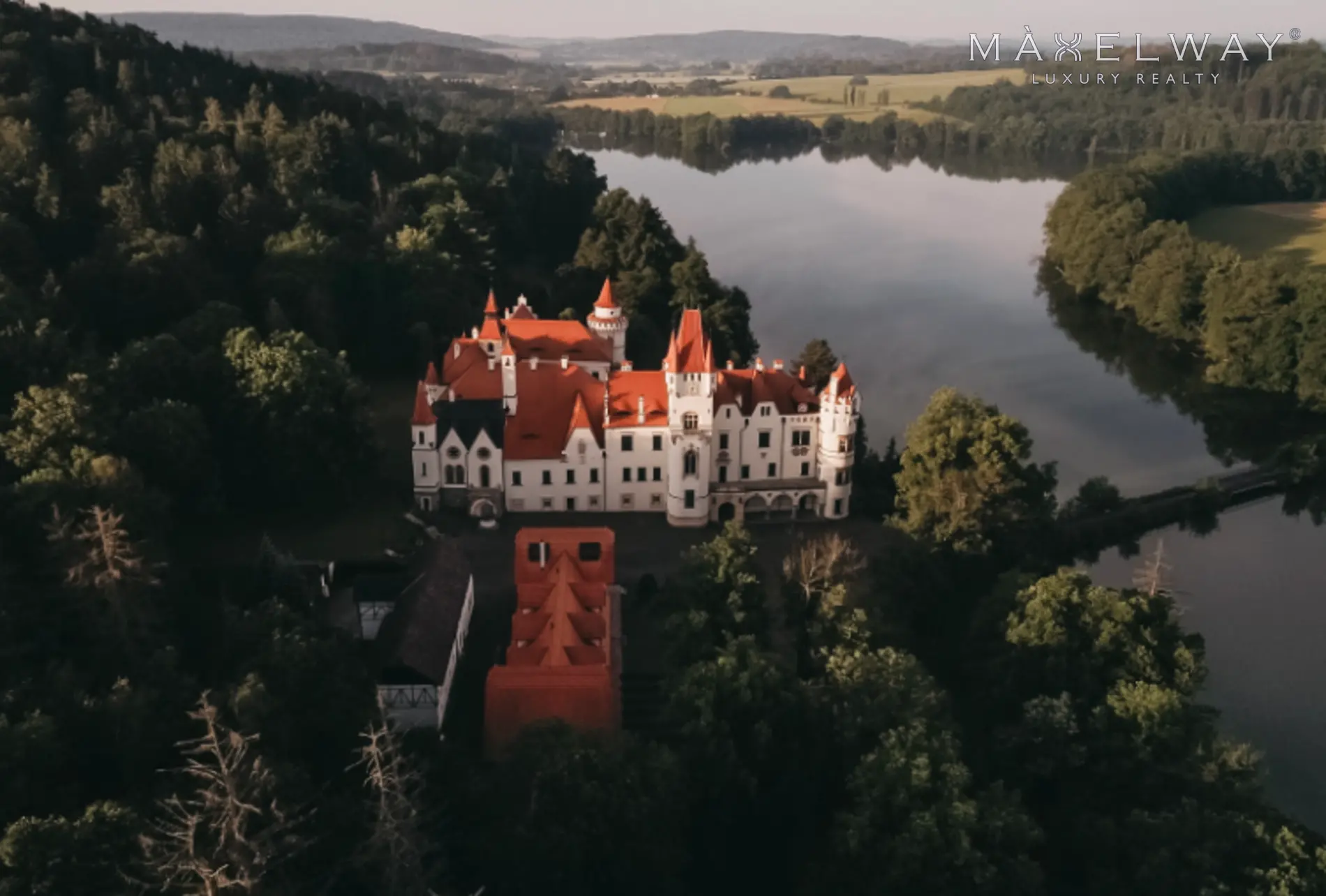 AMAZING CASTLE