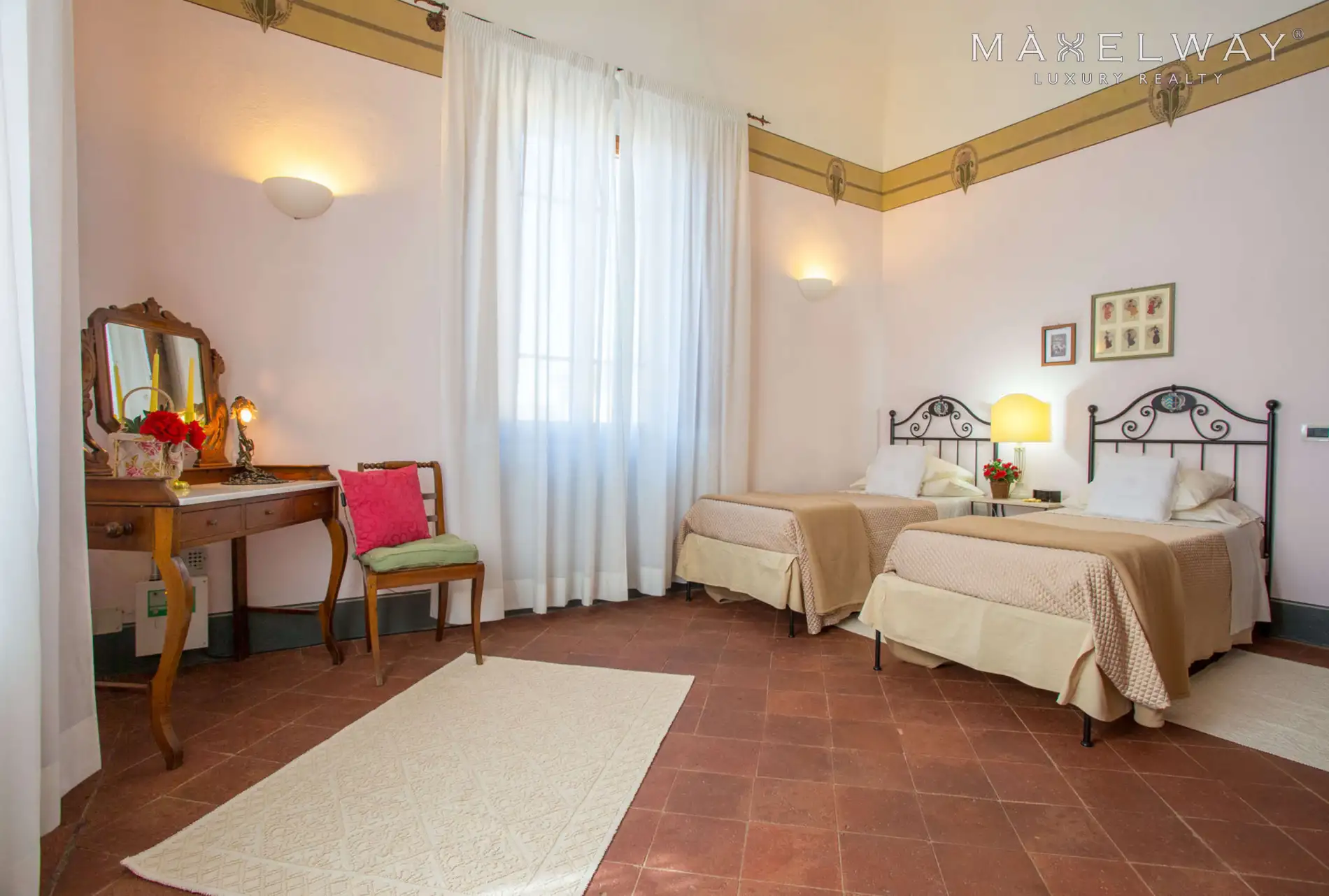 ART-NOVEAU VILLA