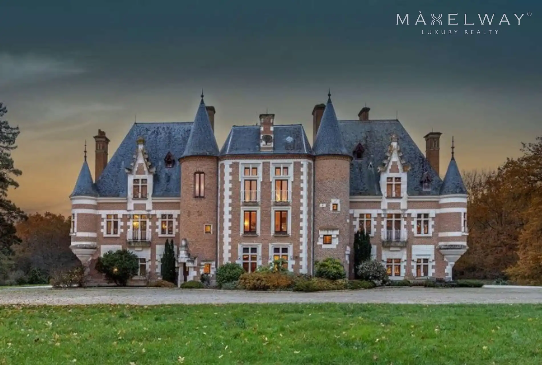 CASTLE & HUNTING ESTATE