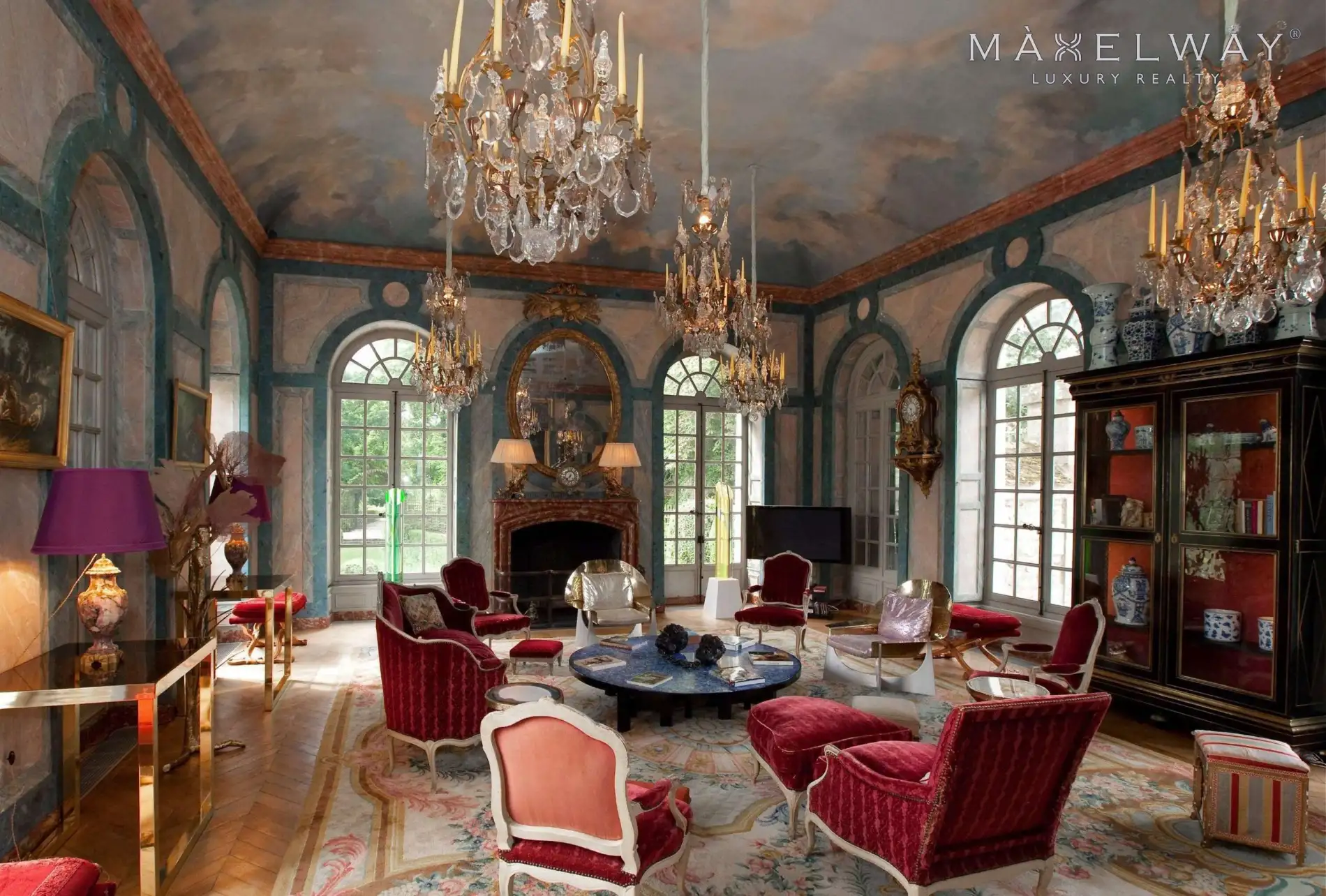 CHATEAU NEAR PARIS