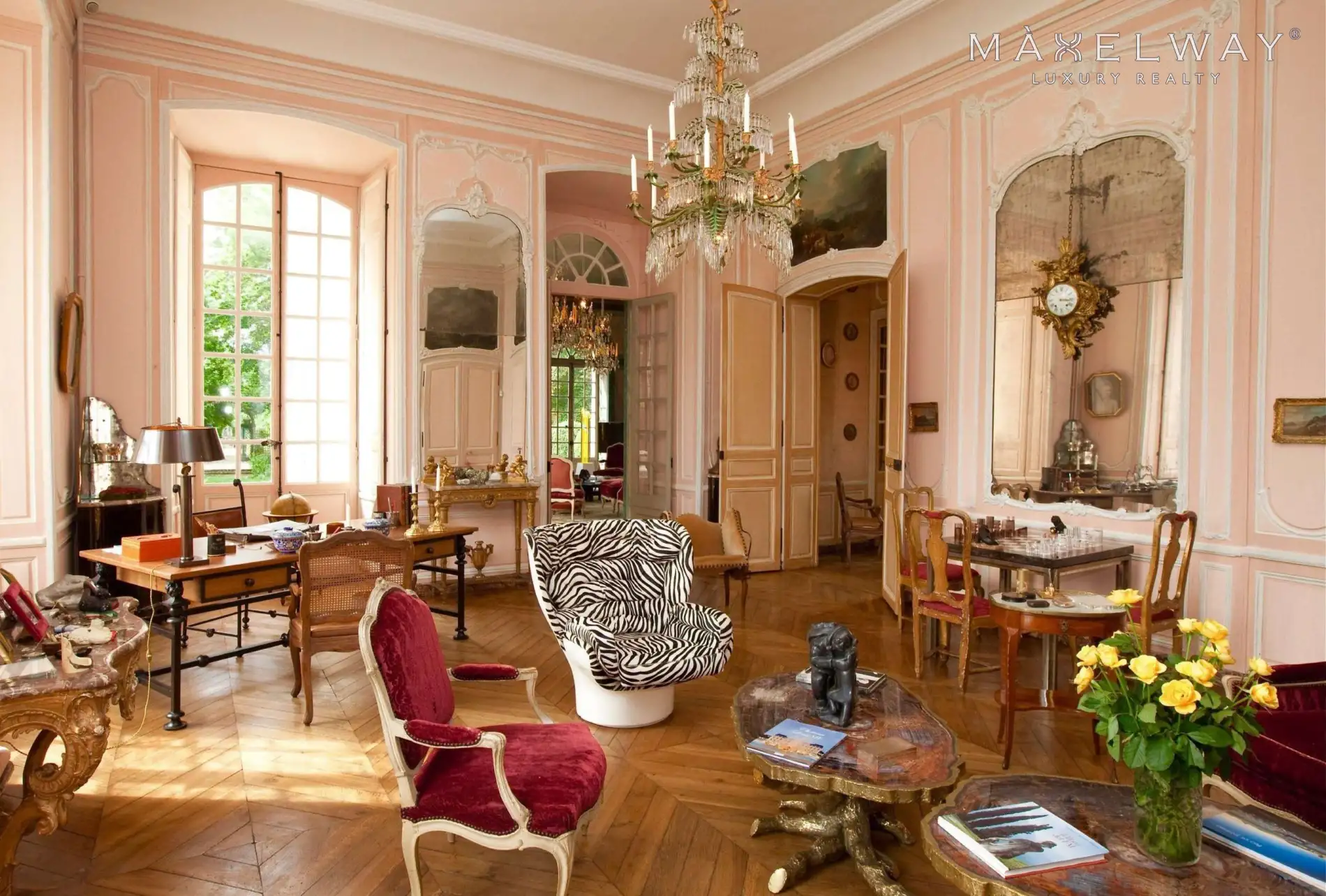 CHATEAU NEAR PARIS