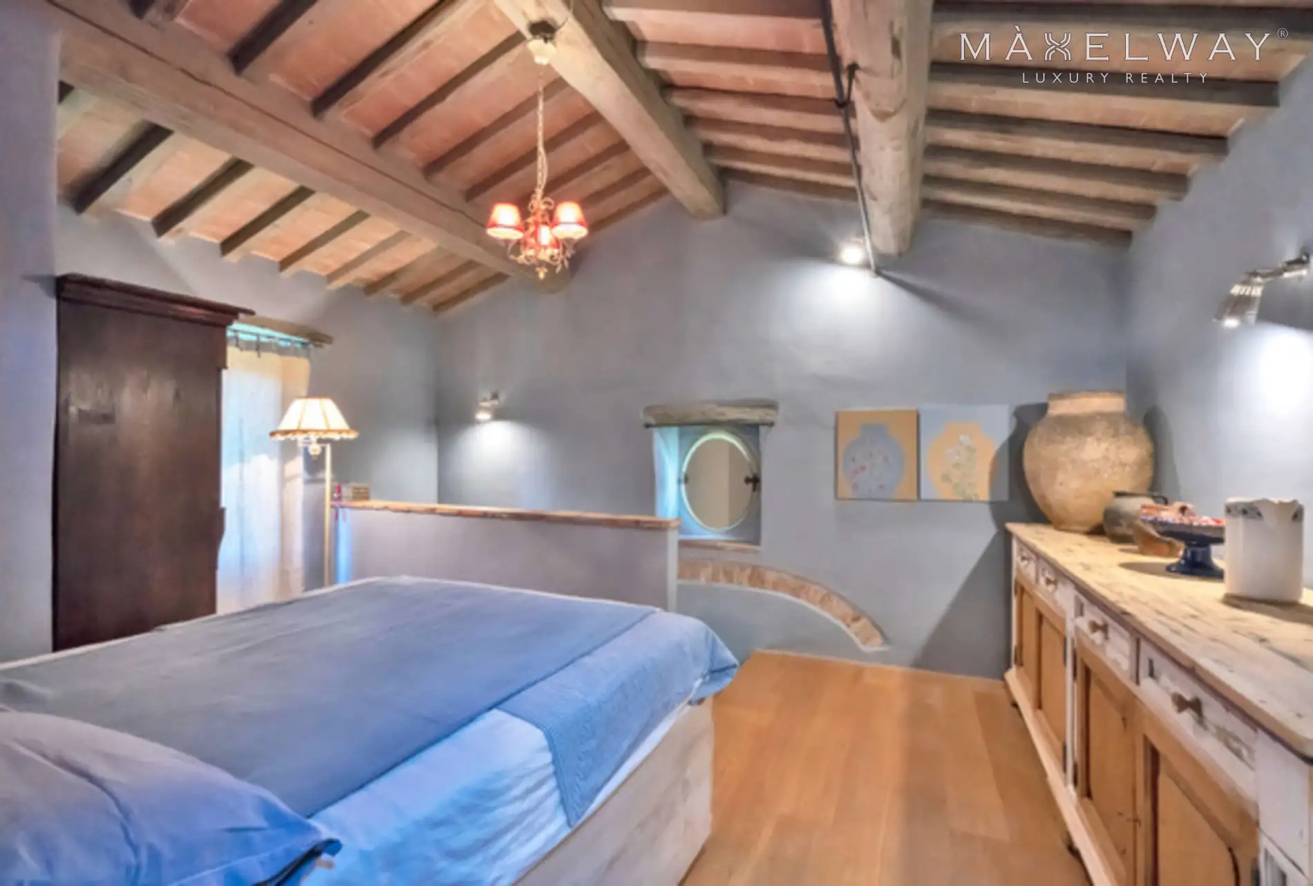 TUSCAN STONE VILLA