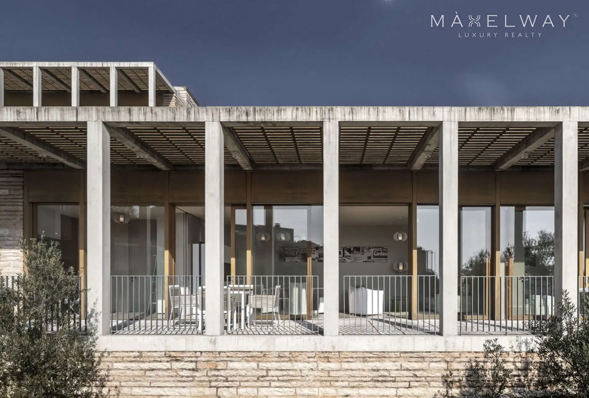 LAKEVIEW MANSION