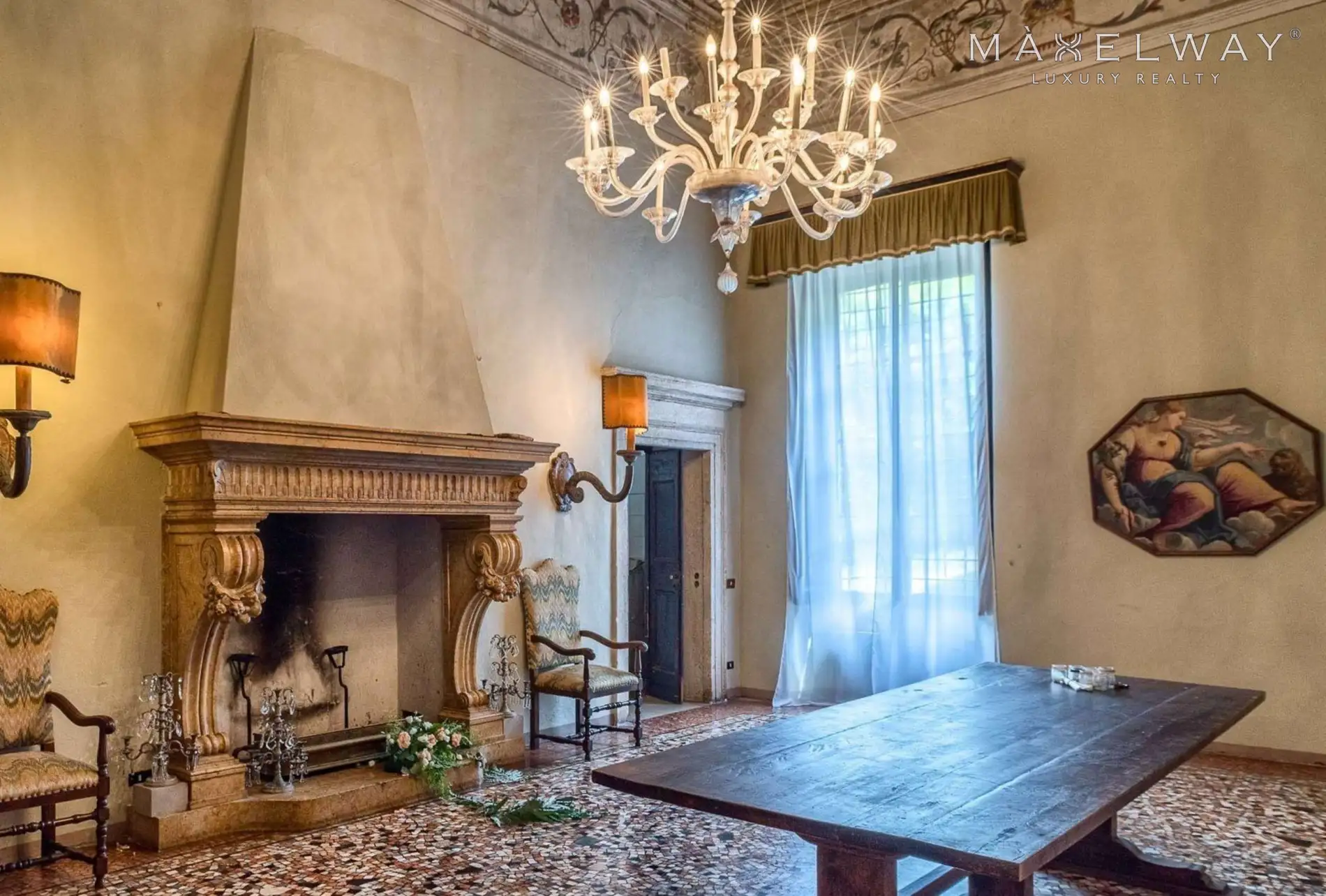 SPLENDID HISTORIC RESIDENCE