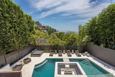 L.A. FAB VILLA
