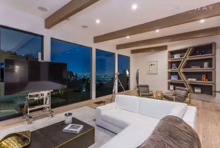 L.A. FAB VILLA