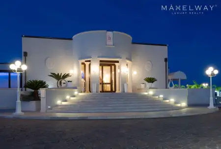 FANTASTIC RESORT