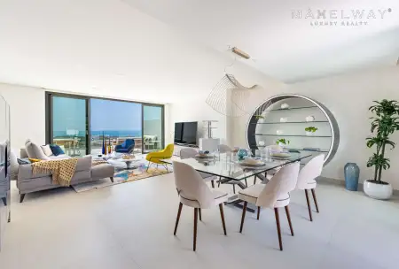 LUXURY GOLF HOUSE