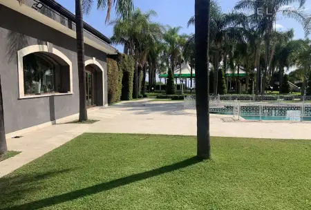 LUXURY VILLA