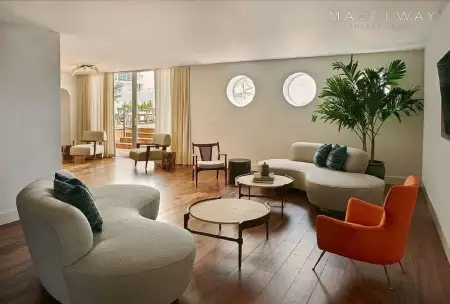 MIAMI BEACH RESORT