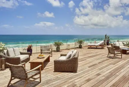 MIAMI BEACH RESORT