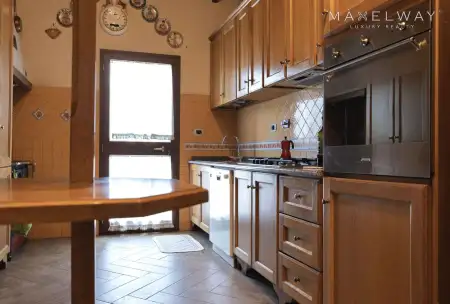 FANTASTIC FARMHOUSE