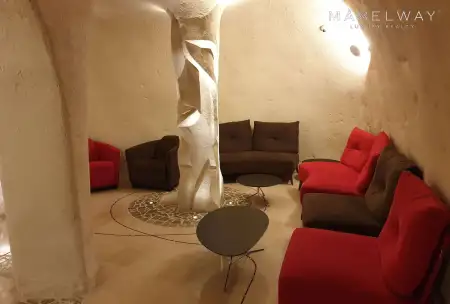 RESTAURANT IN A CAVE