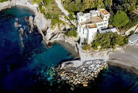 SEAFRONT CASTLE