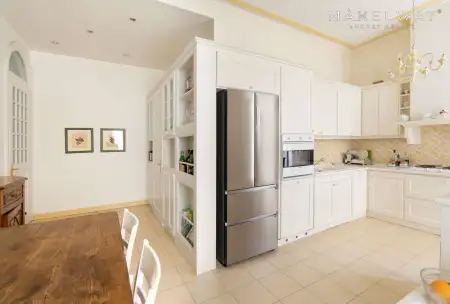 ELEGANT APARTMENT