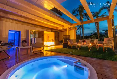 LUXURY VILLA