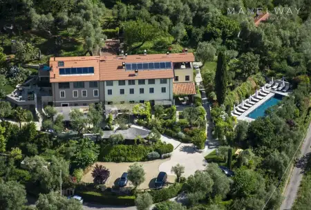 LUXURIOUS MANSION