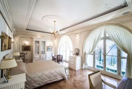MAJESTIC VILLA