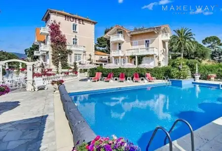 4* CHATEAU ESTATE