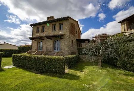 TYPICAL TUSCAN VILLA