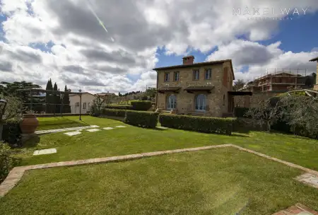 TYPICAL TUSCAN VILLA