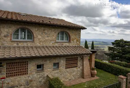 TYPICAL TUSCAN VILLA