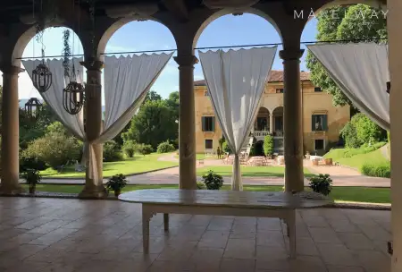 SPLENDID HISTORIC RESIDENCE